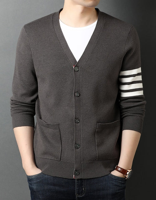 Load image into Gallery viewer, 2021 Top Grade New Autum Winter Brand Fashion Knitted Men Cardigan
