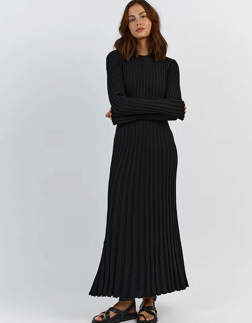 Load image into Gallery viewer, Solid Color Round Neck Long Sleeved Knitted Dress Women Pleated Slim
