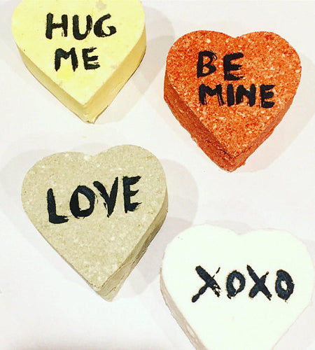 Organic bath bomb / Valentine's Day / conversation